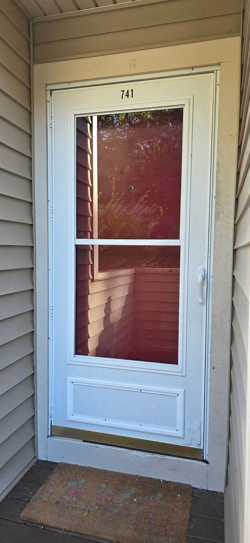 Building Photo - Ideal Living: Beautifully Designed 2 Bedroom Townhouse!