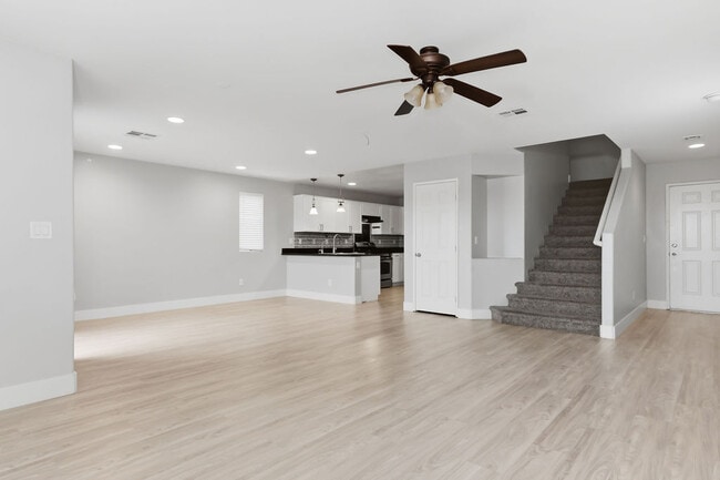 Building Photo - 8910 W Marble Light Ave