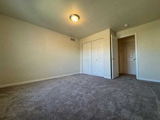 Building Photo - 1567 Weatherstone Dr