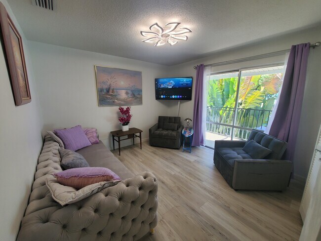 Building Photo - 279 S Brevard Ave