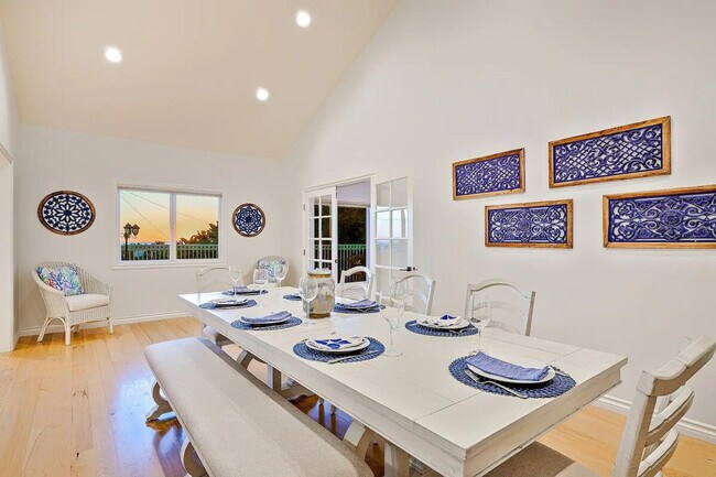 Building Photo - 1185 Tamarack Ave