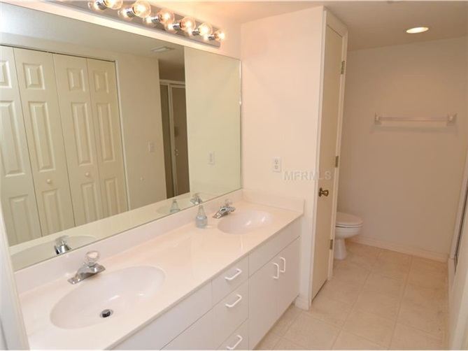 Building Photo - 175 Kings Hwy