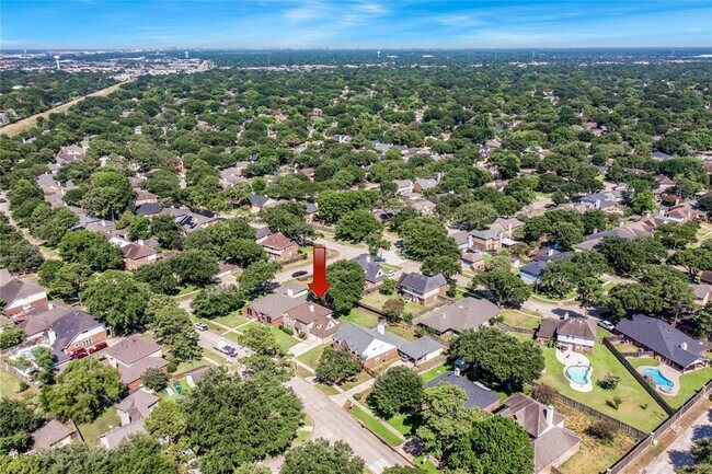 Building Photo - 23111 Red River Dr