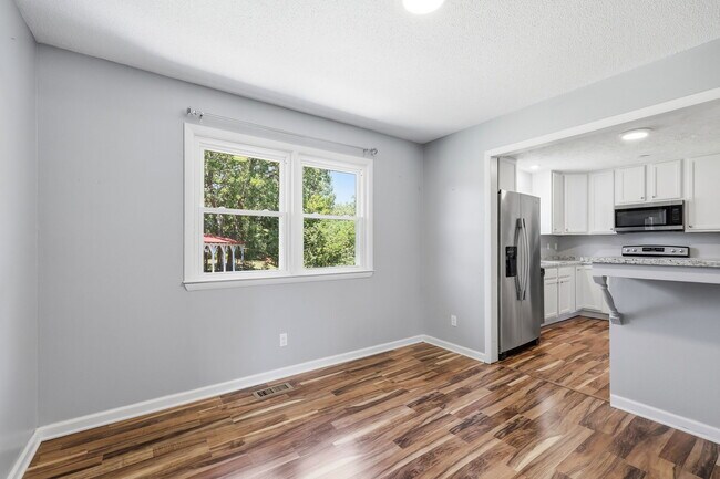 Building Photo - 5914 Ormskirk Dr