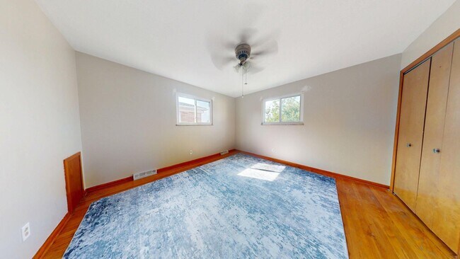 Building Photo - 7414 Dorothy Ave