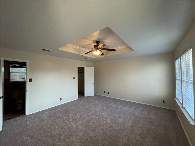 Building Photo - 102 Brentwood Dr