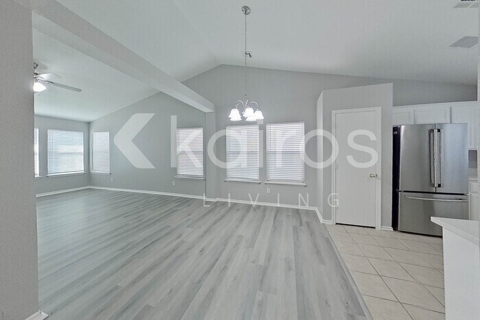 Building Photo - 2720 Edgemere Dr