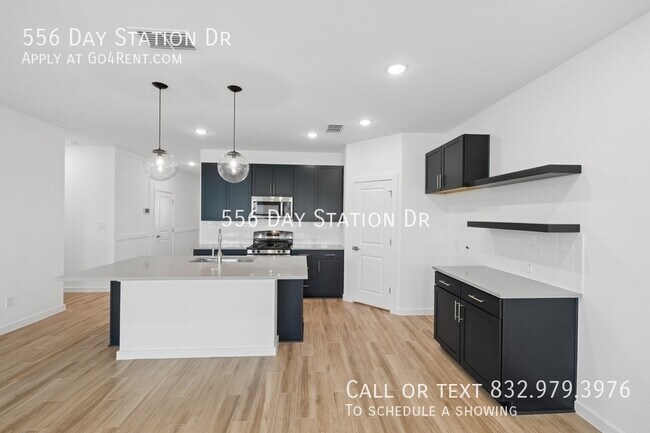Building Photo - 556 Day Sta Dr