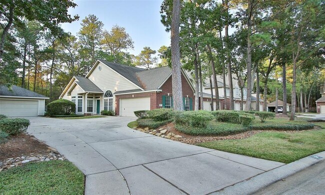 Primary Photo - 130 N Magnolia Pond Pl