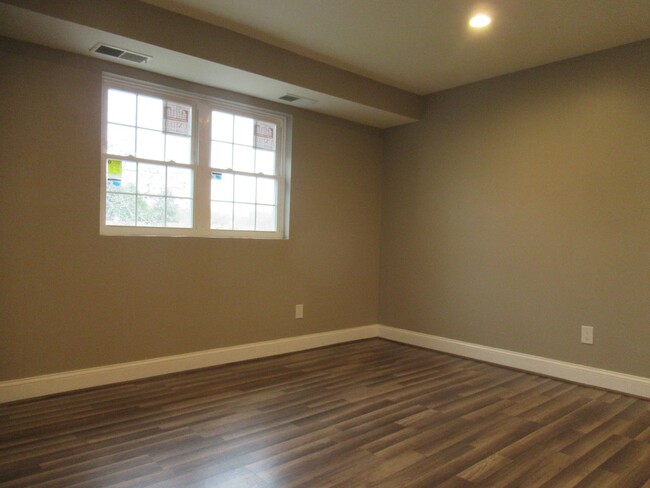 Building Photo - Updated 1 Bedroom Condo - Reisterstown!