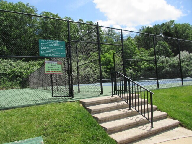 Building Photo - 33 High Pond Ln