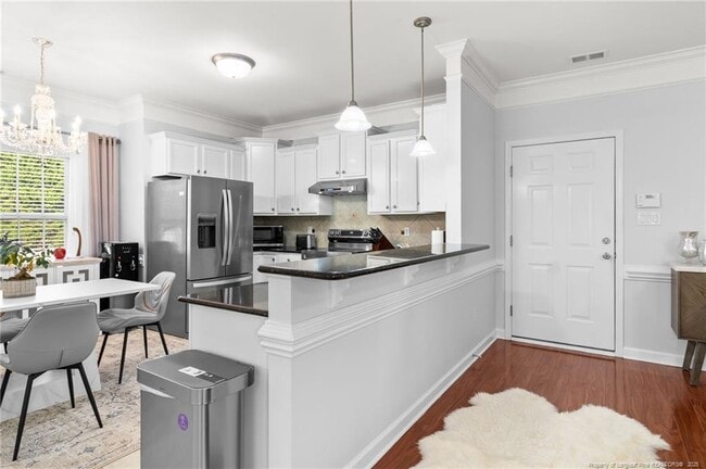 Building Photo - 1321 Braybrooke Pl