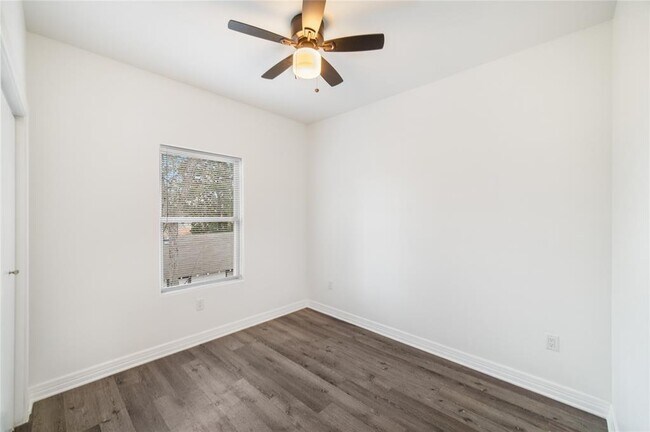 Building Photo - 2336 Charles Rd