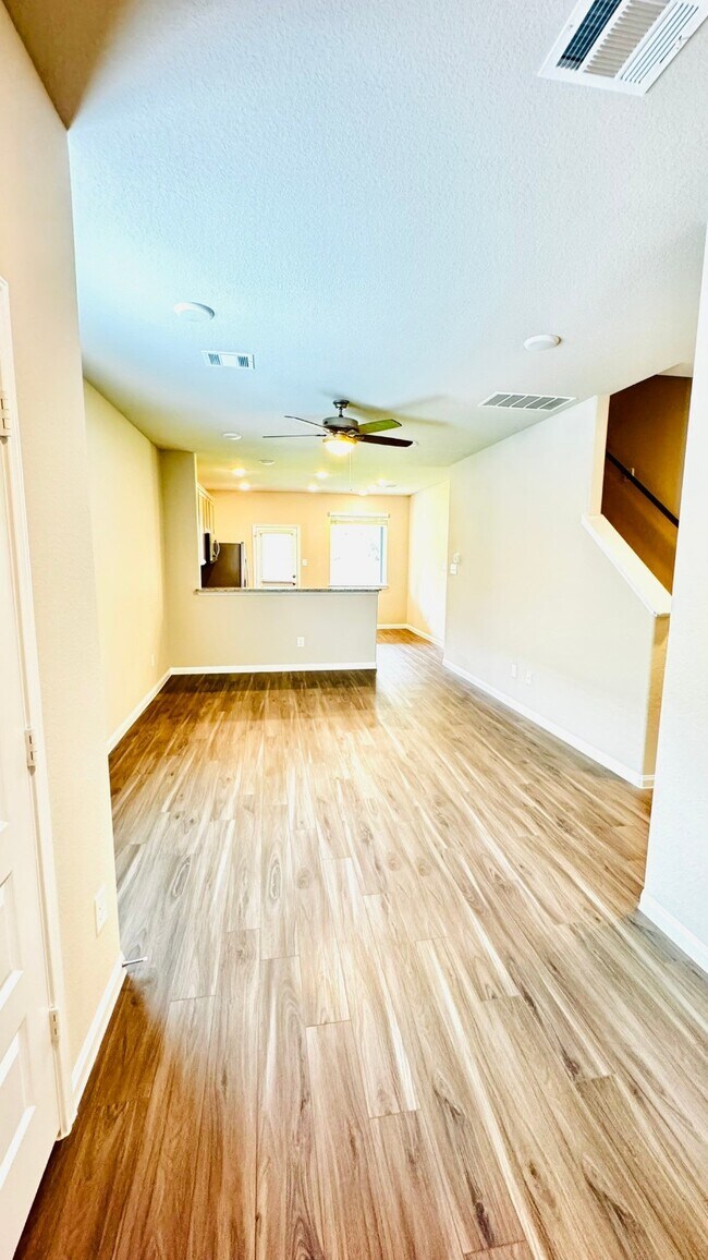 Building Photo - 2423 Bluefish Ct