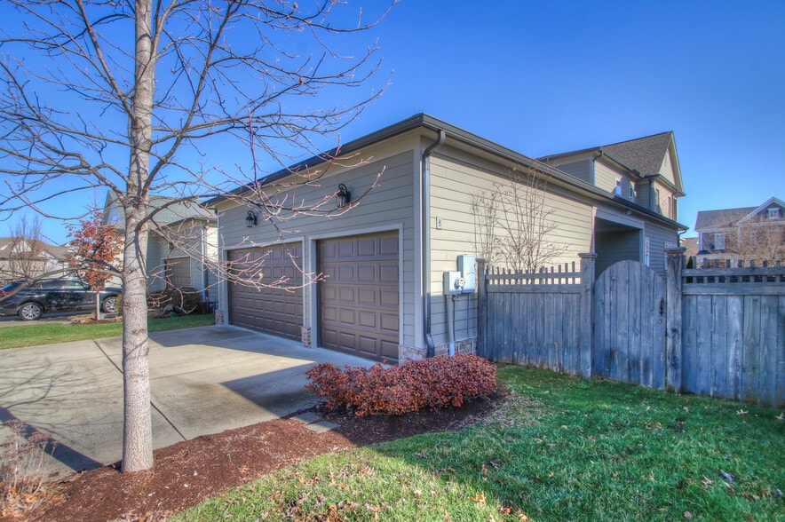 Building Photo - 9112 Keats St