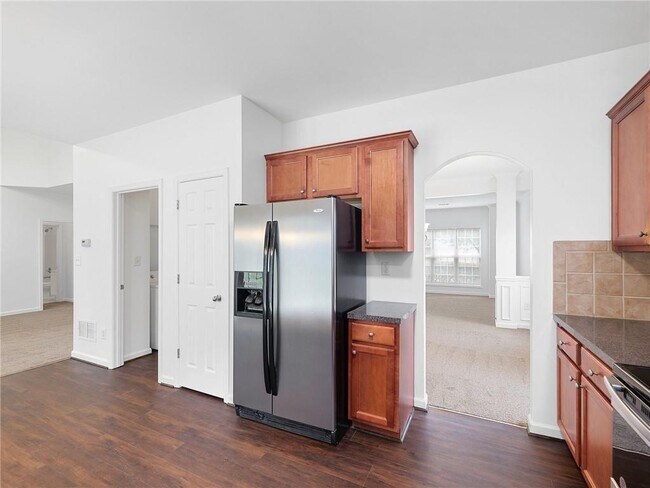 Building Photo - 3926 Walnut Grove Way