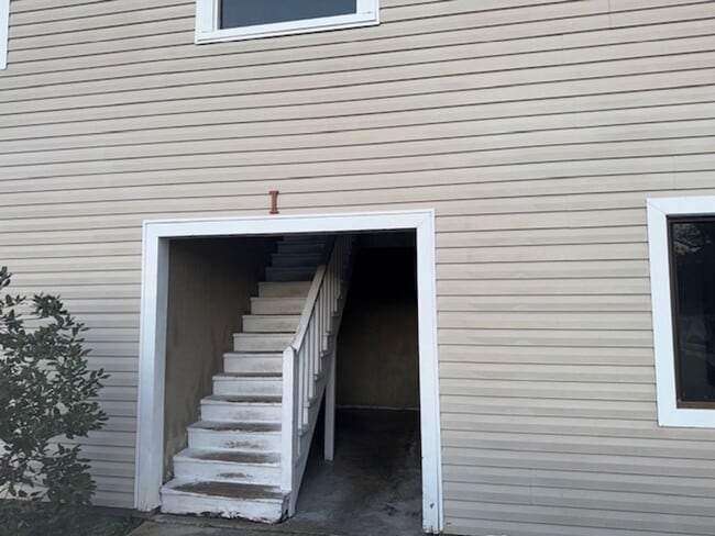 Primary Photo - 201 Shipman Rd