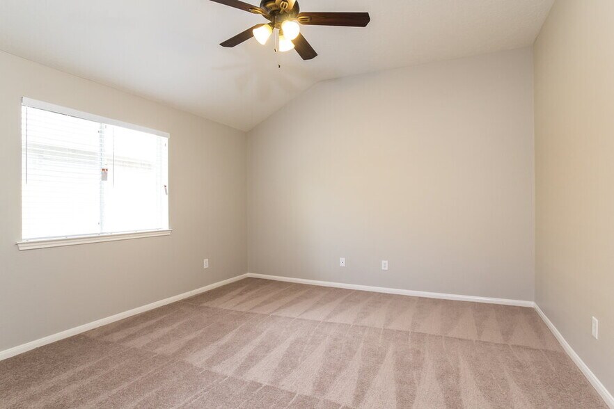 Building Photo - 32123 Decker Oaks Dr
