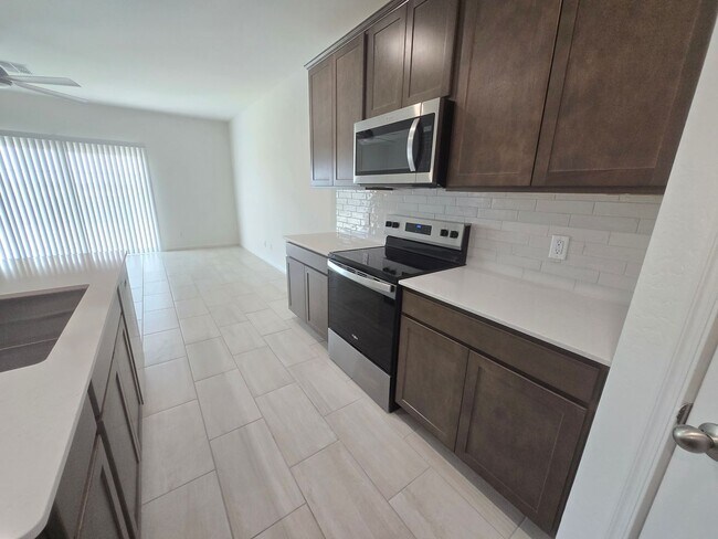 Building Photo - New Build 4 bed/3 Bath Home