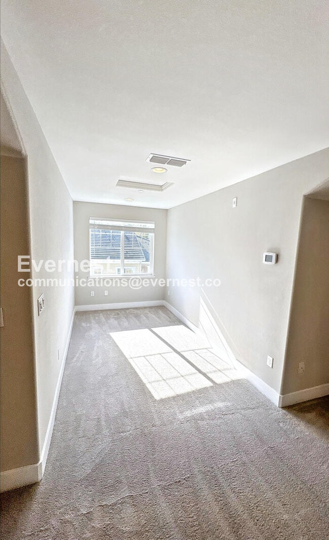 Building Photo - 404 Longden Ave