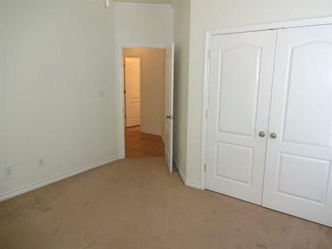 Building Photo - No App Fee. *