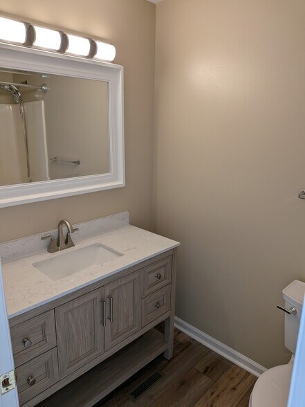 Building Photo - 907 Weeping Willow Dr