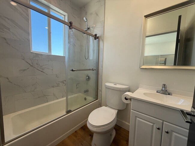 Building Photo - Beautiful 3-Bedroom Townhome in Sherman Oaks!