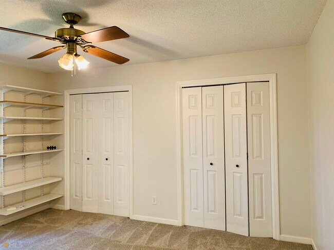 Building Photo - 210 Spring Forest Way