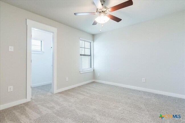 Building Photo - 496 Fieldwood Dr