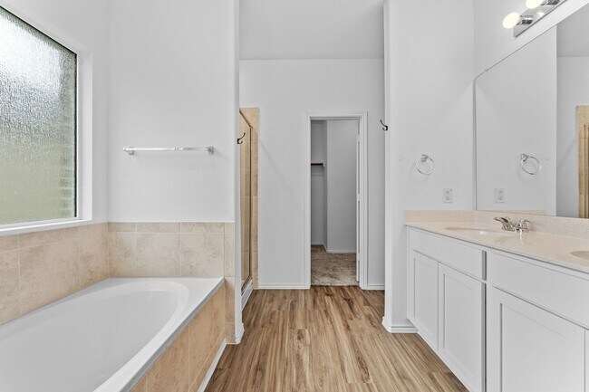 Building Photo - 129 Escondido Cir