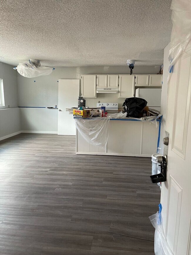 Building Photo - 349 Gahart Dr