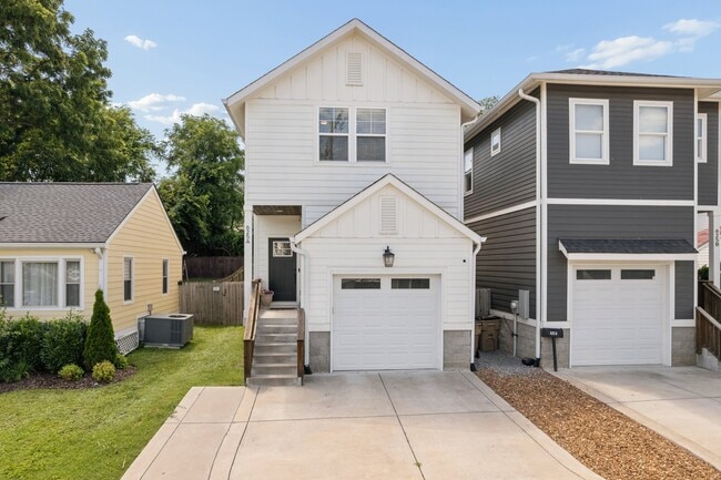 Building Photo - 625A Ries Ave