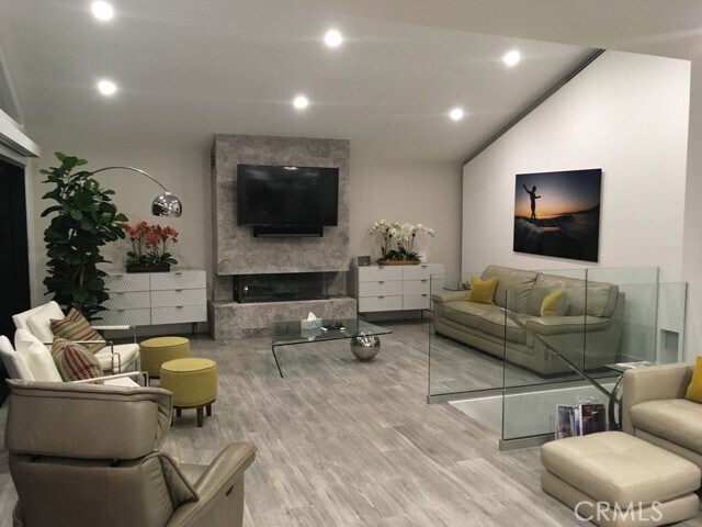 Building Photo - 16 N Stonington Rd