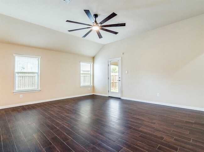 Building Photo - 327 Saffron Springs