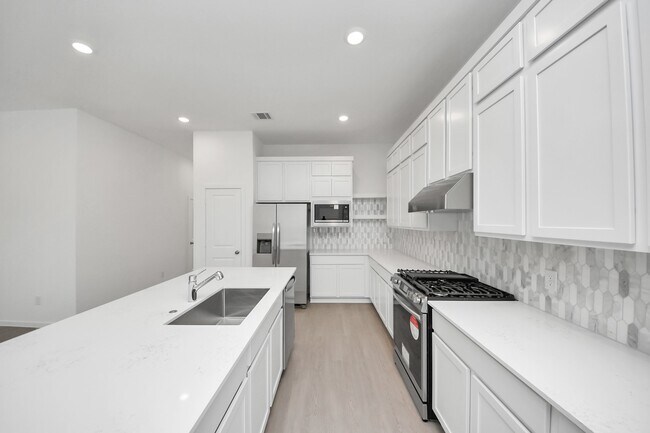 Building Photo - 27406 Sweetwater Bay Dr