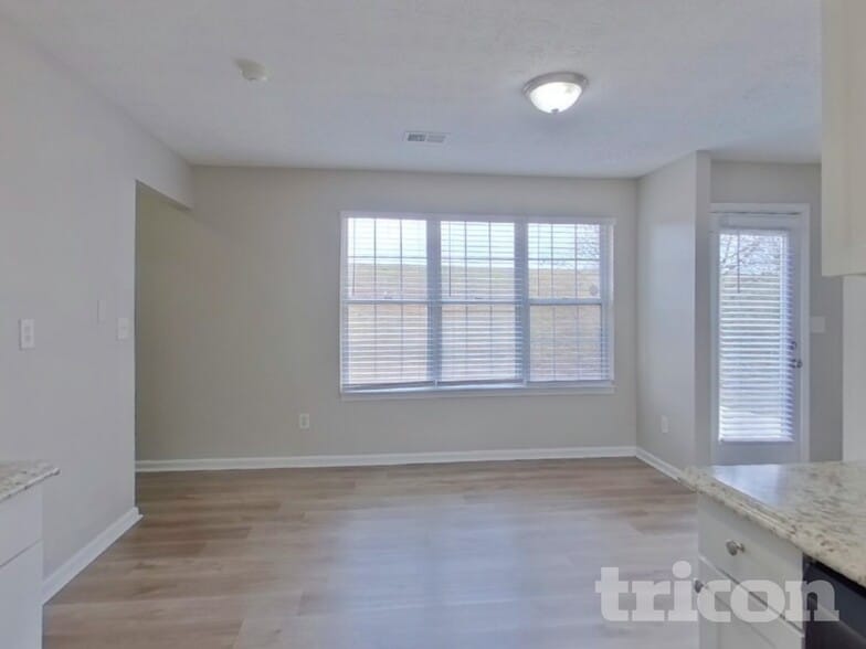 Building Photo - 471 Sawtooth Ln