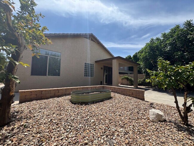 Building Photo - 4714 E Paso Trail