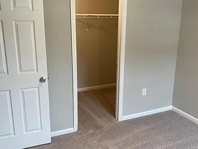 Building Photo - Charming 2-Story Townhome for Rent