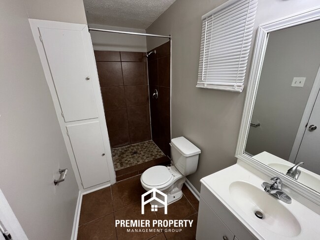 Building Photo - 2983 Cherry Rd