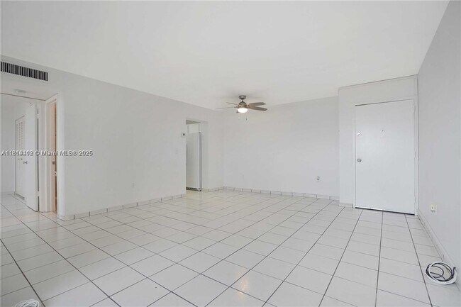 Building Photo - 750 NW 43rd Ave