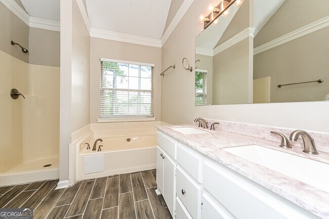 Building Photo - 176 Pine Branch Dr