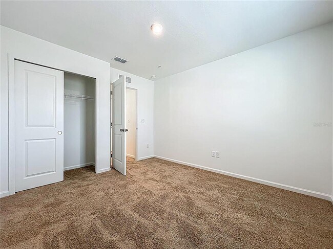 Building Photo - 9824 Walkway Dr