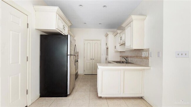 Building Photo - 2013 Agua Fina Ave