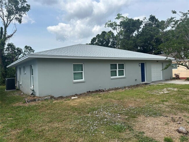 Building Photo - 1585 Jasmine Way