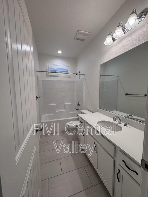 Building Photo - 4612 Irma Dr