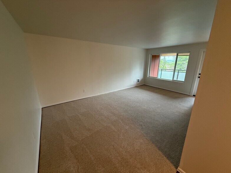 Building Photo - 7001 Sand Point Way NE