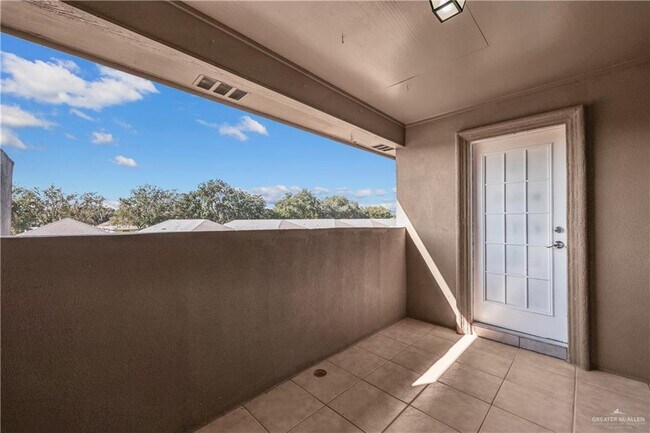 Building Photo - 17 N 5th St