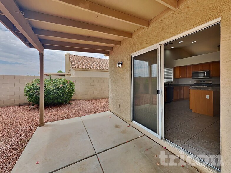 Building Photo - 5521 N 103rd Dr