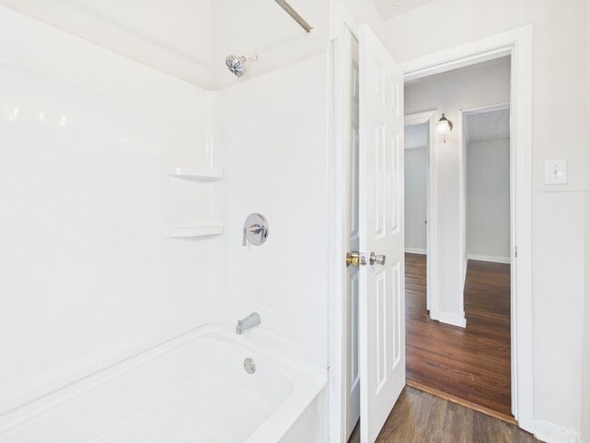 Building Photo - 2609 Harold Ave