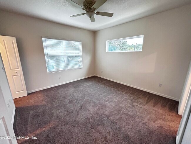 Building Photo - 379 Annies Pl